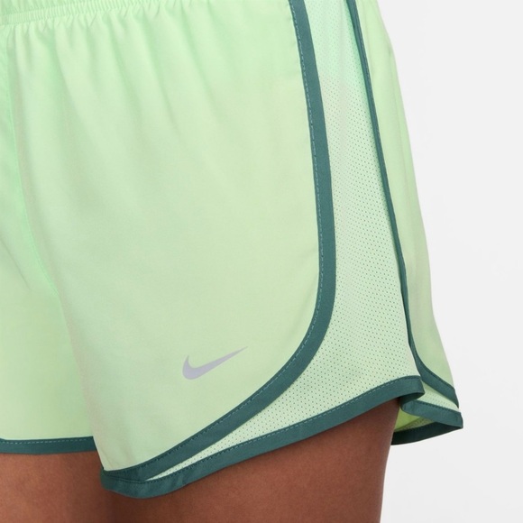 New Nike dri fit woman’s tempo brief lined green vapor running shorts XS - Picture 1 of 14